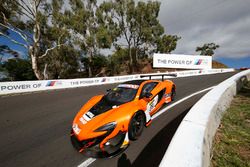 #59 Tekno Autosports McLaren 650S: Shane van Gisbergen, Alvaro Parente, Jonathon Webb