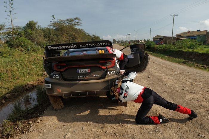 Оливер Сольберг, Эллиот Эдмондсон, Toyota Gazoo Racing WRT Toyota GR Yaris Rally1