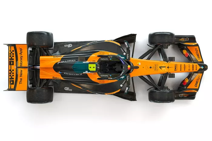 طلاء سيارة McLaren MCL40 
