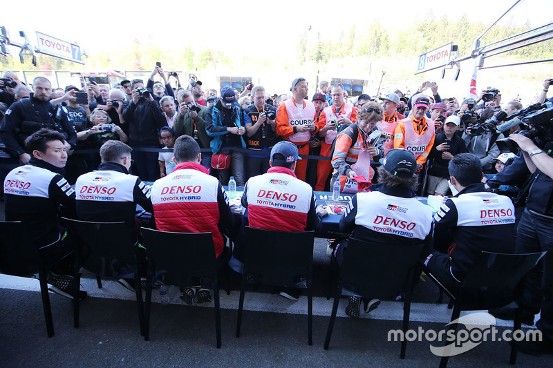 Sébastien Buemi, Kazuki Nakajima, Fernando Alonso, Mike Conway, Jose Maria Lopez, Kamui Kobayashi Toyota Gazoo Racing during autograph session