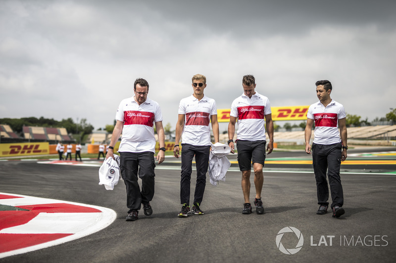 Marcus Ericsson, Sauber, cammina lungo il circuito