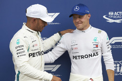 Le poleman Valtteri Bottas, Mercedes AMG F1, deuxième place Lewis Hamilton, Mercedes AMG F1