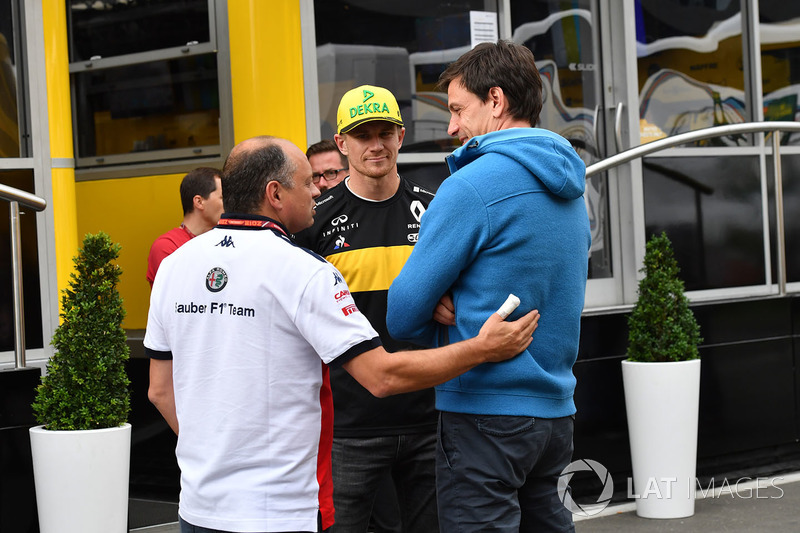 Frederic Vasseur, directeur de Sauber, Nico Hulkenberg, Renault Sport F1 Team et Toto Wolff, directeur de Mercedes AMG F1