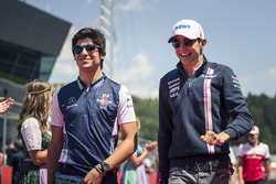 Lance Stroll, Williams and Esteban Ocon, Force India F1 on the drivers parade