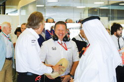 Zak Brown, Executive Director, McLaren Technology Group, Mansour Ojjeh and Sheikh Mohammed bin Essa