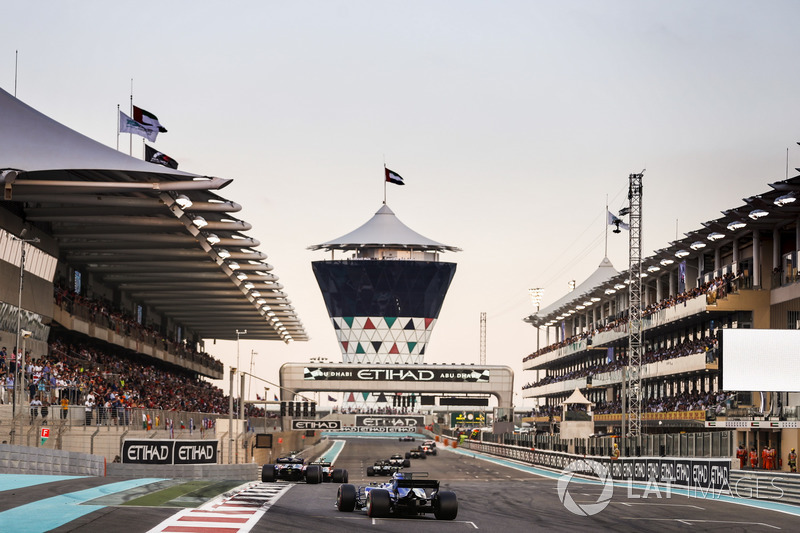 Pierre Gasly, Scuderia Toro Rosso STR12, Pascal Wehrlein, Sauber C36