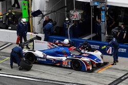 #23 United Autosports Ligier LMP2, P: Phil Hanson, Lando Norris, Fernando Alonso pit stop