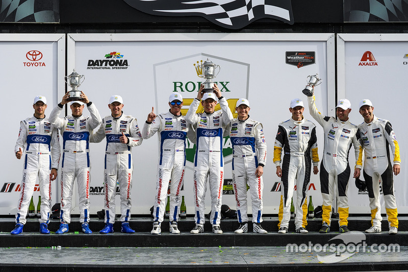 GTLM podium: first place Ryan Briscoe, Richard Westbrook, Scott Dixon, Chip Ganassi Racing, second place Dirk Müller, Joey Hand, Sébastien Bourdais, Chip Ganassi Racing, third place Antonio Garcia, Jan Magnussen, Mike Rockenfeller, Corvette Racing