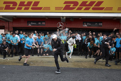 Yarış galibi Lewis Hamilton, Mercedes AMG F1, 2. Valtteri Bottas, Mercedes AMG F1, Toto Wolff, Direktör, Mercedes AMG ve Mercedes takımı