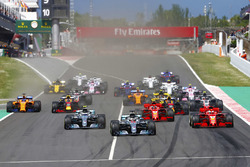 Start: Lewis Hamilton, Mercedes AMG F1 vooraan