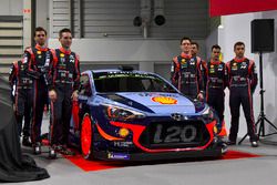 Le team Hyundai WRC, avec Thierry Neuville, Andreas Mikkelsen, Dani Sordo et Hayden Paddon