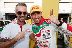 Pole position for Esteban Guerrieri, Honda Racing Team JAS, Honda Civic WTCC with Tiago Monteiro, Ho