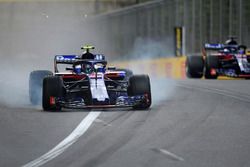 Pierre Gasly, Scuderia Toro Rosso STR13 blokkeert