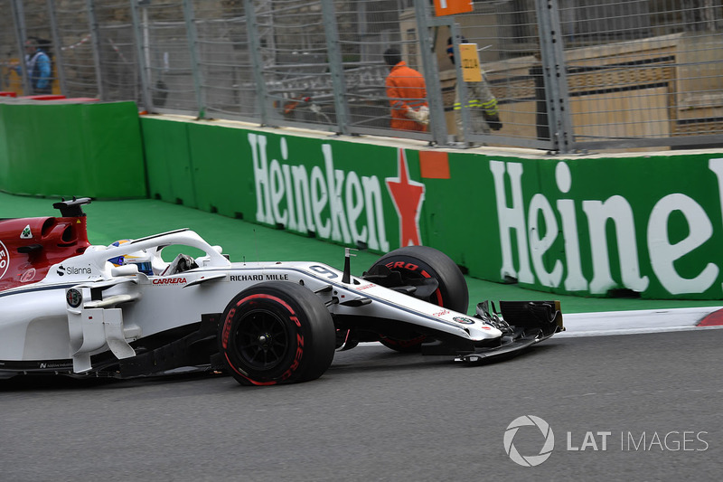 GP Azerbaijan - Insiden lap pertama