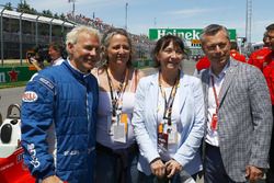 Jacques Villeneuve (CDN), Melanie Villeneuve (CDN), Joanne Villeneuve, and Francois Dumontier, Canadian GP Promoter