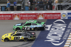 Landon Cassill, StarCom Racing, Chevrolet Camaro StarCom Fiber Corey LaJoie, TriStar Motorsports, Chevrolet