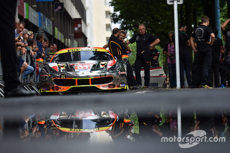 #61 Clearwater Racing Ferrari 488 GTE