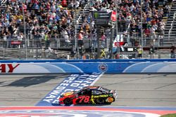 Martin Truex Jr., Furniture Row Racing, Toyota Camry Bass Pro Shops/5-hour ENERGY takes the checkere