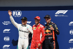 Valtteri Bottas, Mercedes-AMG F1, Sebastian Vettel, Ferrari e Max Verstappen, Red Bull Racing festeggiano con Valtteri Bottas, Mercedes AMG F1