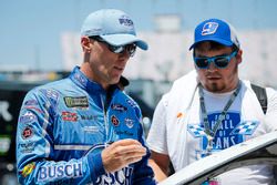 Kevin Harvick, Stewart-Haas Racing, Ford Fusion Busch Light with fans