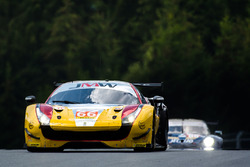 #66 JMW Motorsport Ferrari F488 GTE: Liam Griffin, Alex MacDowall, Miguel Molina