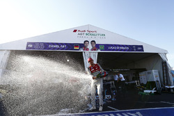 Lucas di Grassi, Audi Sport ABT Schaeffler, Daniel Abt, Audi Sport ABT Schaeffler, festeggiano con il team Audi
