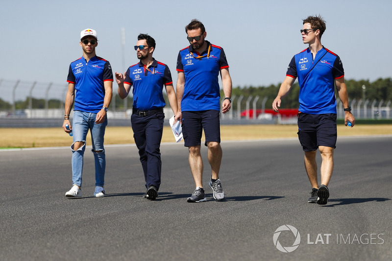 Pierre Gasly, Toro Rosso, mengitari trek