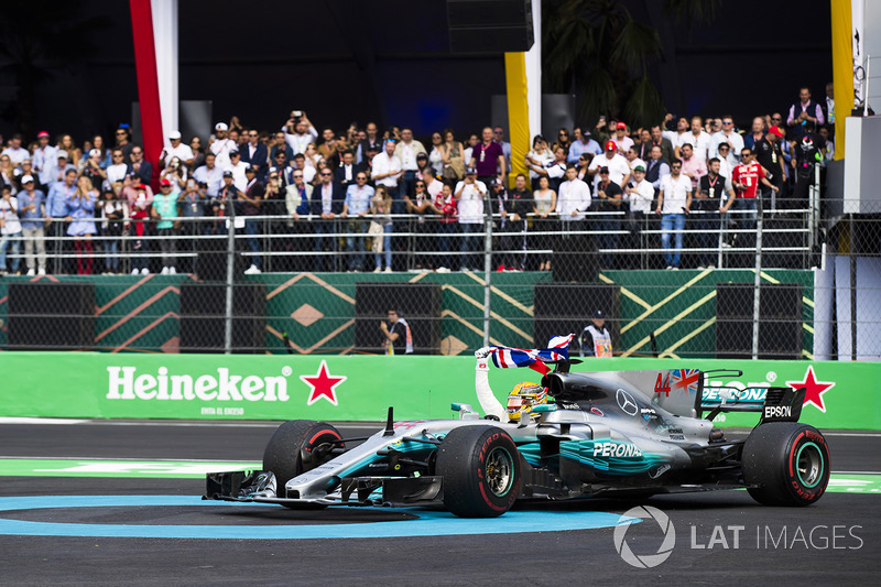 2017 World Champion Lewis Hamilton, Mercedes AMG F1