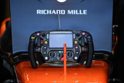 Руль McLaren MCL32