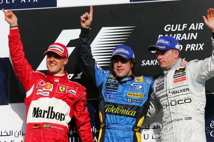 25- Fernando Alonso, 1º en el GP de Bahrein 2006 con Renault