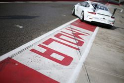 La Porsche 911 GT3 Guest Car in pit lane