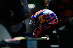 Max Verstappen, Red Bull Racing RB12 sur la grille