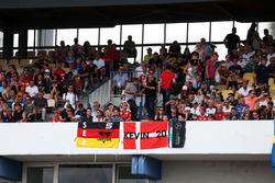 Sebastian Vettel, Ferrari y Kevin Magnussen, Renault Sport F1 Team