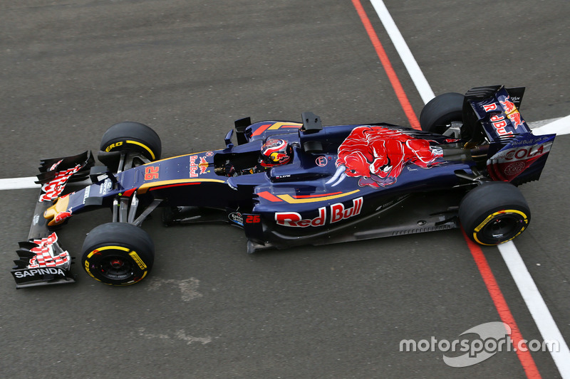 2016 год: первая тренировка, Даниил Квят на Scuderia Toro Rosso STR11