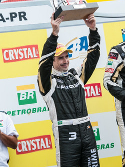Geraldo Piquet no pódio na etapa de Curitiba, em 2014