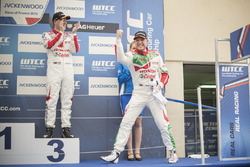 Race winner Rob Huff, Honda Racing Team JAS, Honda Civic WTCC