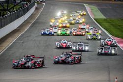 Départ, #7 Audi Sport Team Joest Audi R18 : Marcel Fässler, Andre Lotterer, Benoit Tréluyer en tête