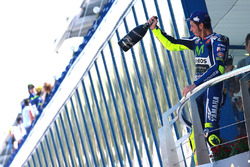 Podium: winner Valentino Rossi, Yamaha Factory Racing