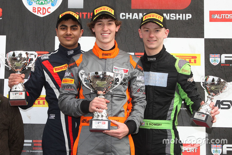 Podium: winner Matheus Leist, Double R Racing, second place Enaam Ahmed, Douglas Motorsport, third place Toby Sowery, Lanan Racing