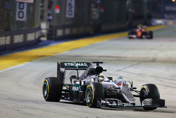 Lewis Hamilton, Mercedes AMG F1 W07 Hybrid