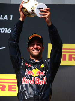 Podium: tercer lugar Daniel Ricciardo, Red Bull Racing
