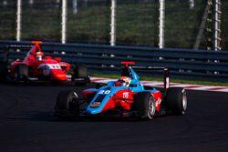 Arjun Maini, Jenzer Motorsport leads Jack Aitken, Arden International 