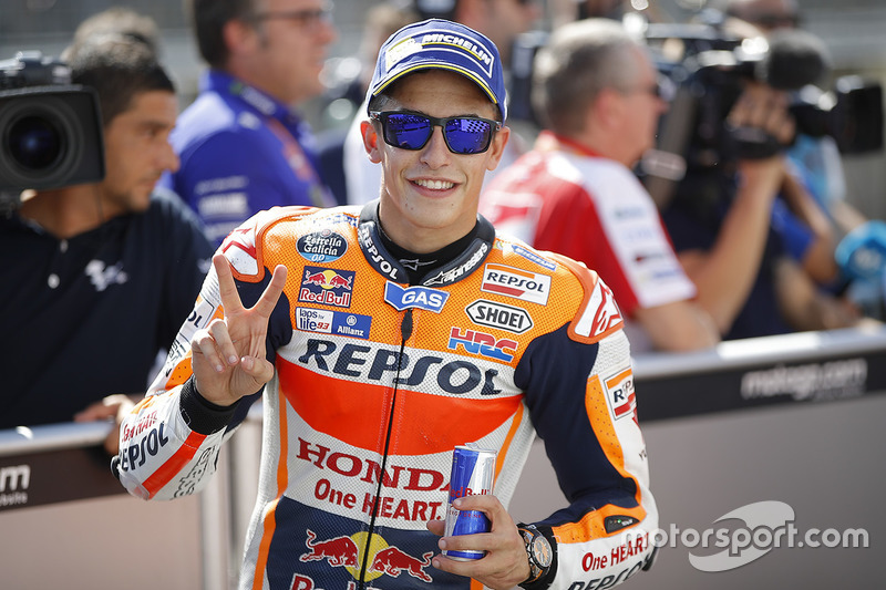Marc Márquez conquistou a quinta pole na temporada 2016 da MotoGP e a 63º no Mundial de Motovelocidade, igualando o recorde de Jorge Lorenzo e...