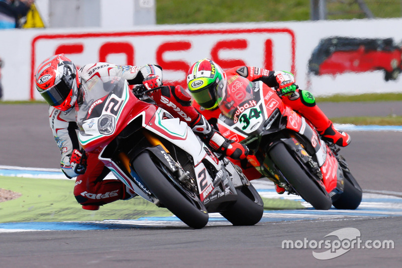 Leon Camier, MV Agusta Reparto Corse, e Davide Giugliano, Aruba.it Racing - Ducati Team