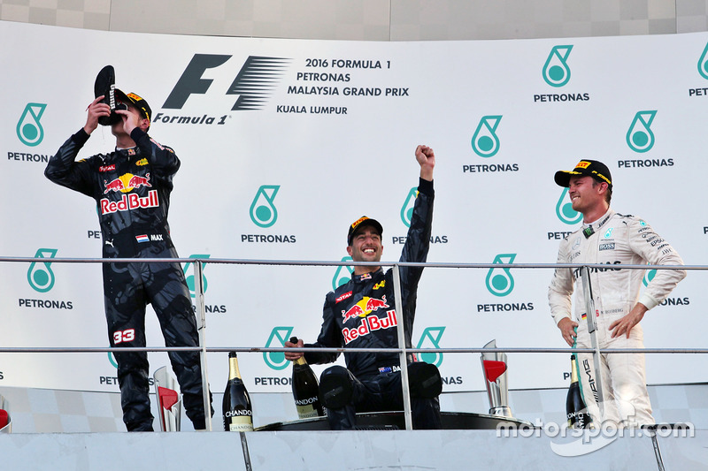 The podium (L to R): Max Verstappen, Red Bull Racing, second; Daniel Ricciardo, Red Bull Racing, race winner; Nico Rosberg, Mercedes AMG F1, third