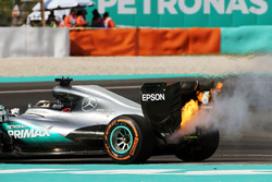 Lewis Hamilton, Mercedes AMG F1 W07 Hybrid retired from the race with a blown engine