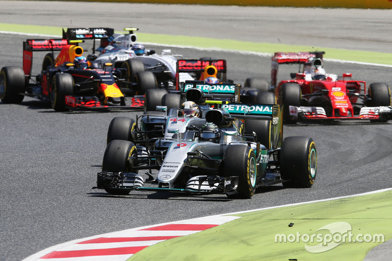 Nico Rosberg, Mercedes AMG F1 W07 Hybrid leads team mate Lewis Hamilton, Mercedes AMG F1 W07 Hybrid at the start of the race