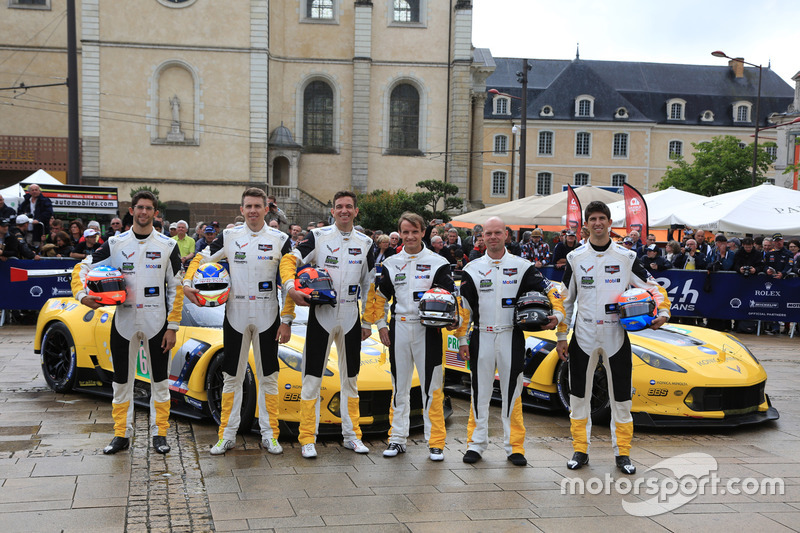 #63 Corvette Racing - GM Chevrolet Corvette C7-R: Jan Magnussen, Antonio Garcia, Ricky Taylor, #64 C