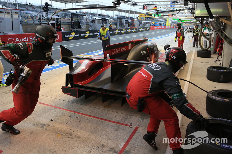#7 Audi Sport Team Joest Audi R18: Marcel Fassler, Andre Lotterer, Benoit Tréluyer