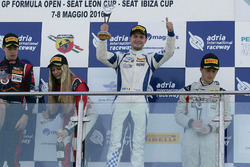 Race 3 rookie podium: Simone Cunati, Vincenzo Sospiri Racing, Richard Verschoor, Bhaitech Engineerin